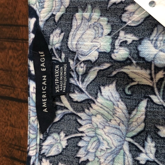 American Eagle Tie Crop Top - Picture 5 of 7